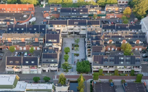 Foto in vogelvlucht van een het bovenaanzicht van een wijk in leusden