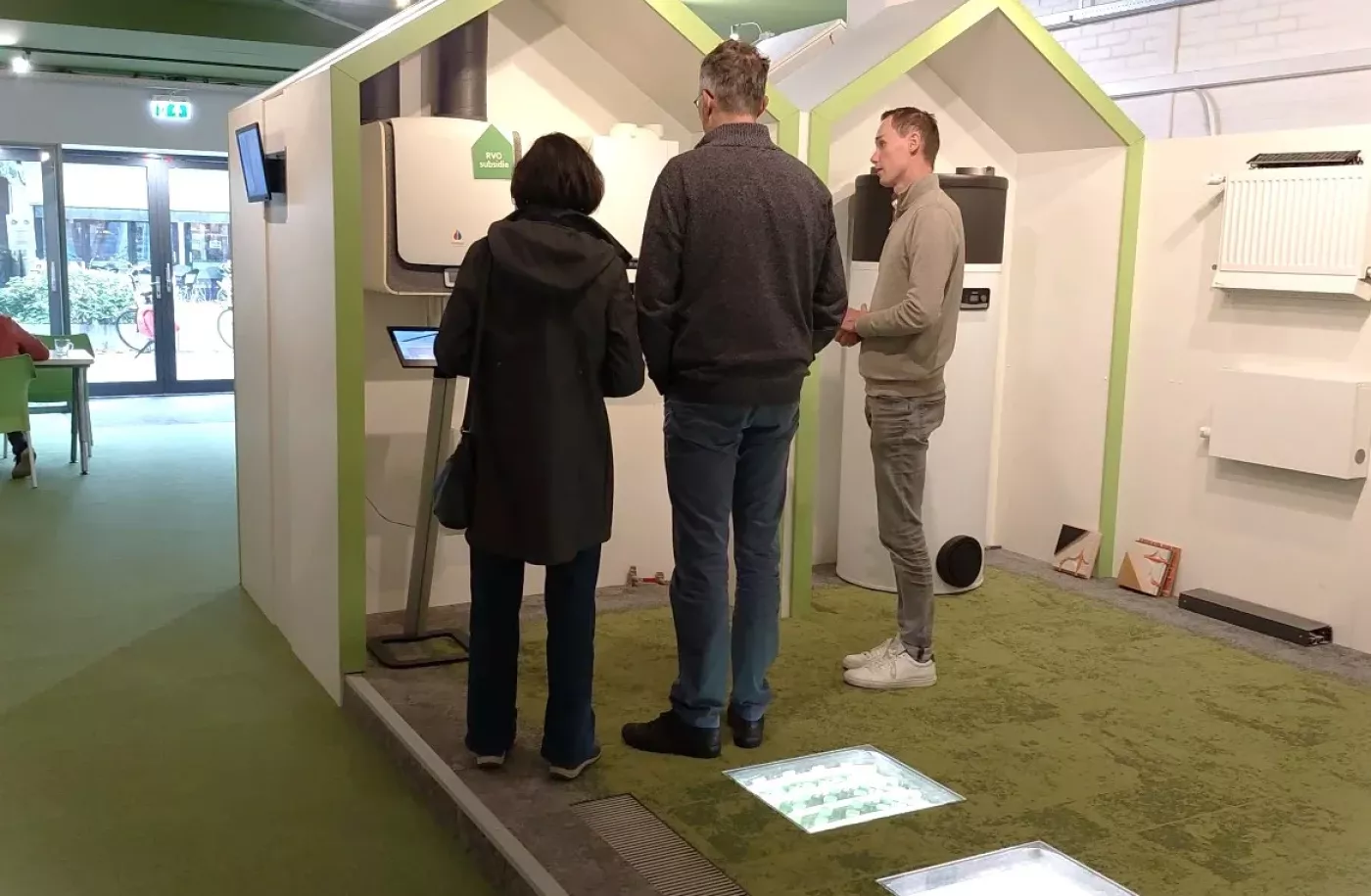 grijs naar groen showroom